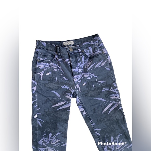 Free People Leaf Foliage Cropped Skinny Jeans Blue & Purple 27 w - Picture 8 of 9